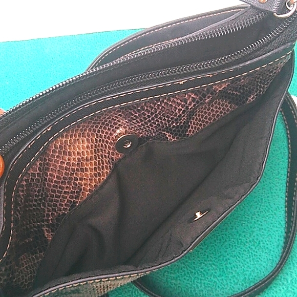 Relic Cross Body Purse - Picture 8 of 11